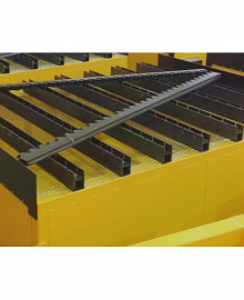 TABLE WITH CONTROLLED SECTIONAL AIR EXTRACTION SYSTEM (OPERATIONAL AREA 1500X6000 MM)
